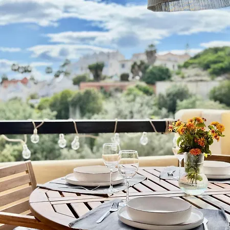 Casa De La Alegria, 3-bedroom House Near Cabopino & Golf, * Марбелья