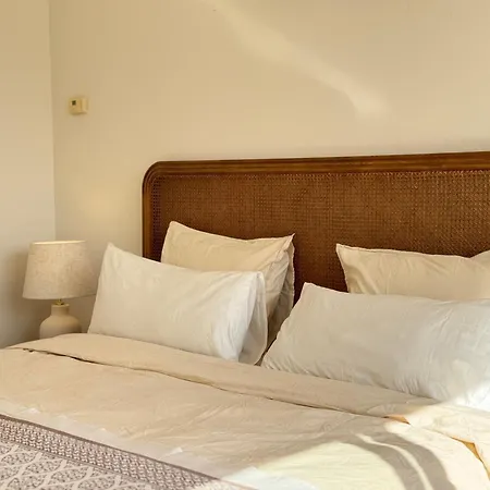 Casa De La Alegria, 3-bedroom House Near Cabopino & Golf, Feriehus