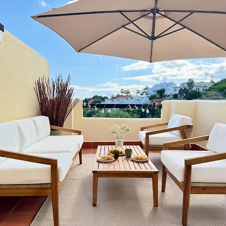 Casa De La Alegria, 3-bedroom House Near Cabopino Beach, Ferienhaus Marbella