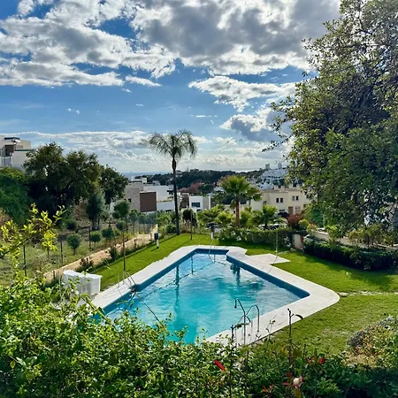 Casa De La Alegria, 3-bedroom House Near Cabopino & Golf, Marbella