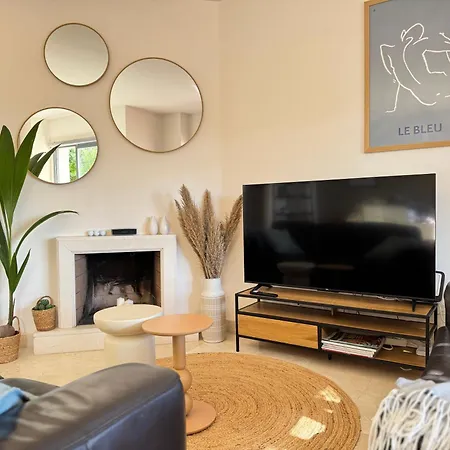 Casa De La Alegria, 3-bedroom House Near Cabopino & Golf, Дом отдыха Марбелья