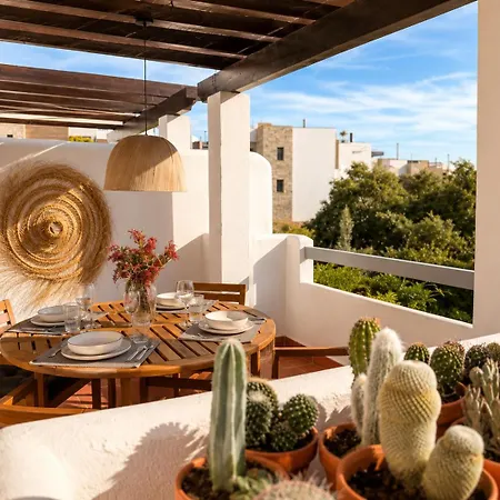 Casa De La Alegria, 3-bedroom House Near Cabopino & Golf,