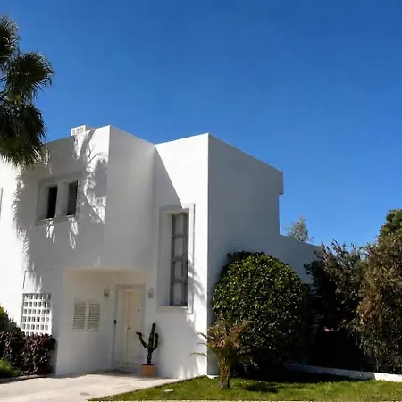 Feriehus Casa De La Alegria, 3-bedroom House Near Cabopino & Golf, Marbella