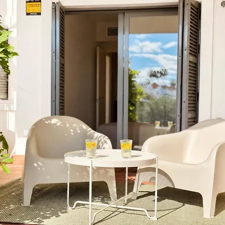 Casa De La Alegria, 3-bedroom House Near Cabopino & Golf,