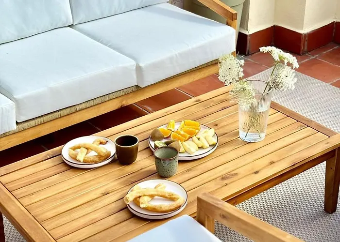 Casa De La Alegria, 3-bedroom House Near Cabopino Beach, Ferienhaus
