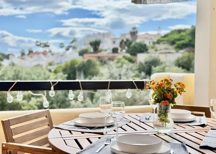 Casa De La Alegria, 3-bedroom House Near Cabopino Beach, * Marbella