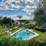 Casa De La Alegria, 3-bedroom House Near Cabopino Beach, מארבלה